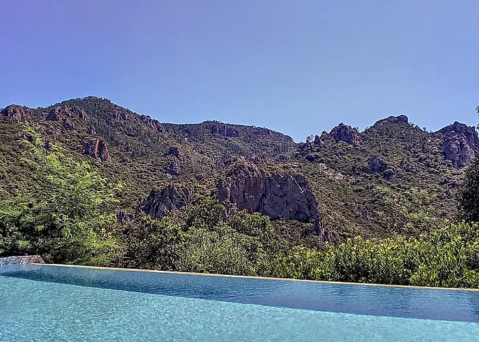 Les Roches Hacienda Provencale