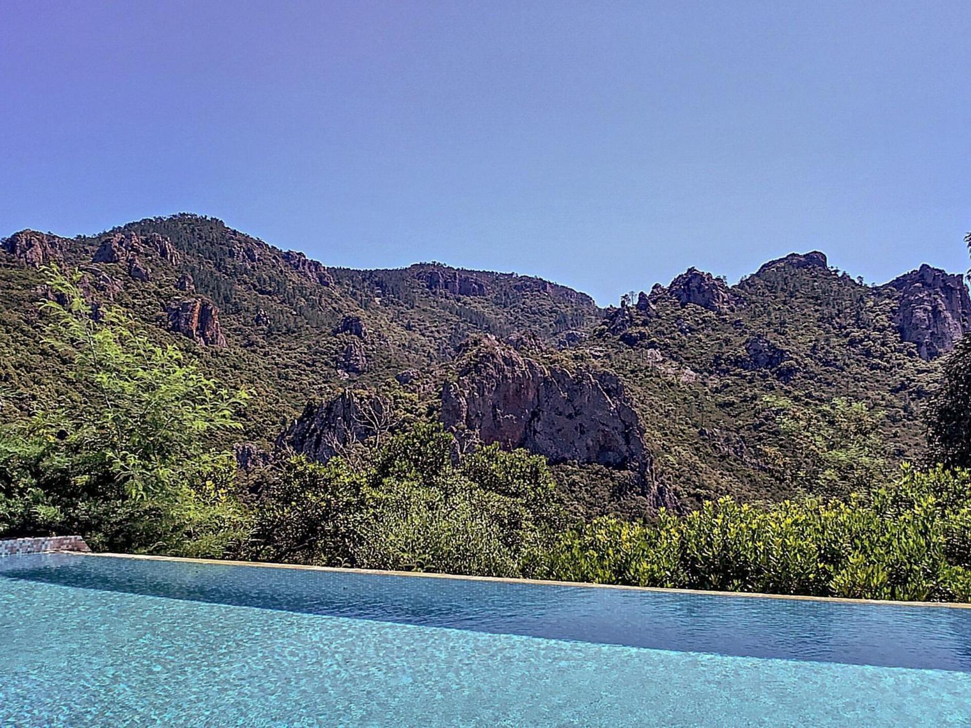 Les Roches Hacienda Provencale Villa *