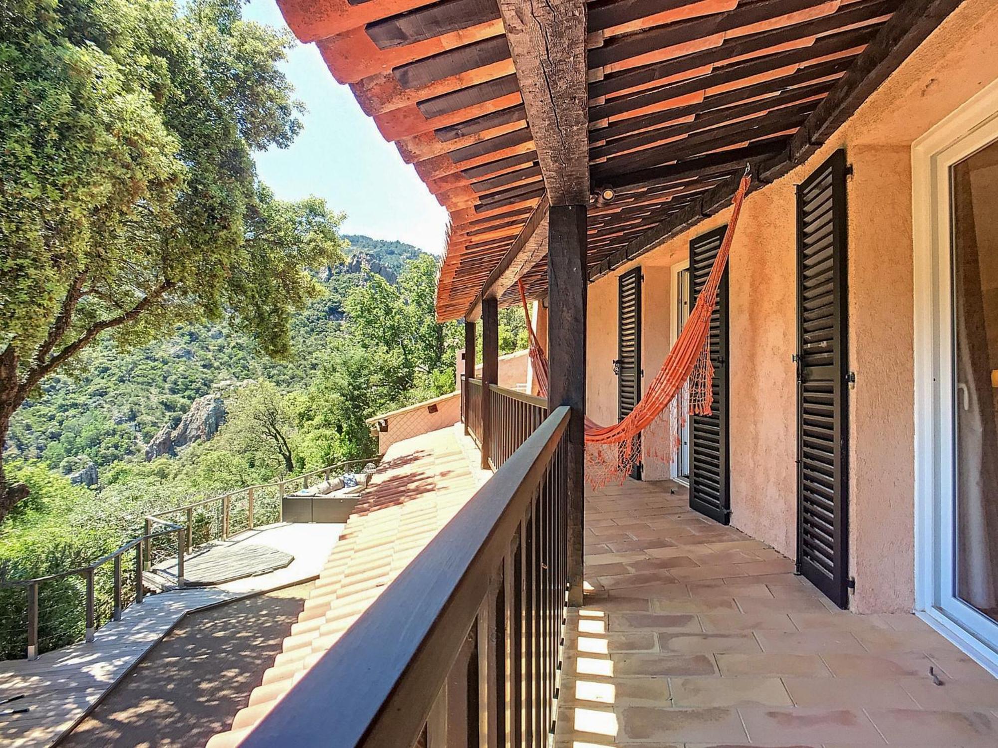Les Roches Hacienda Provencale *