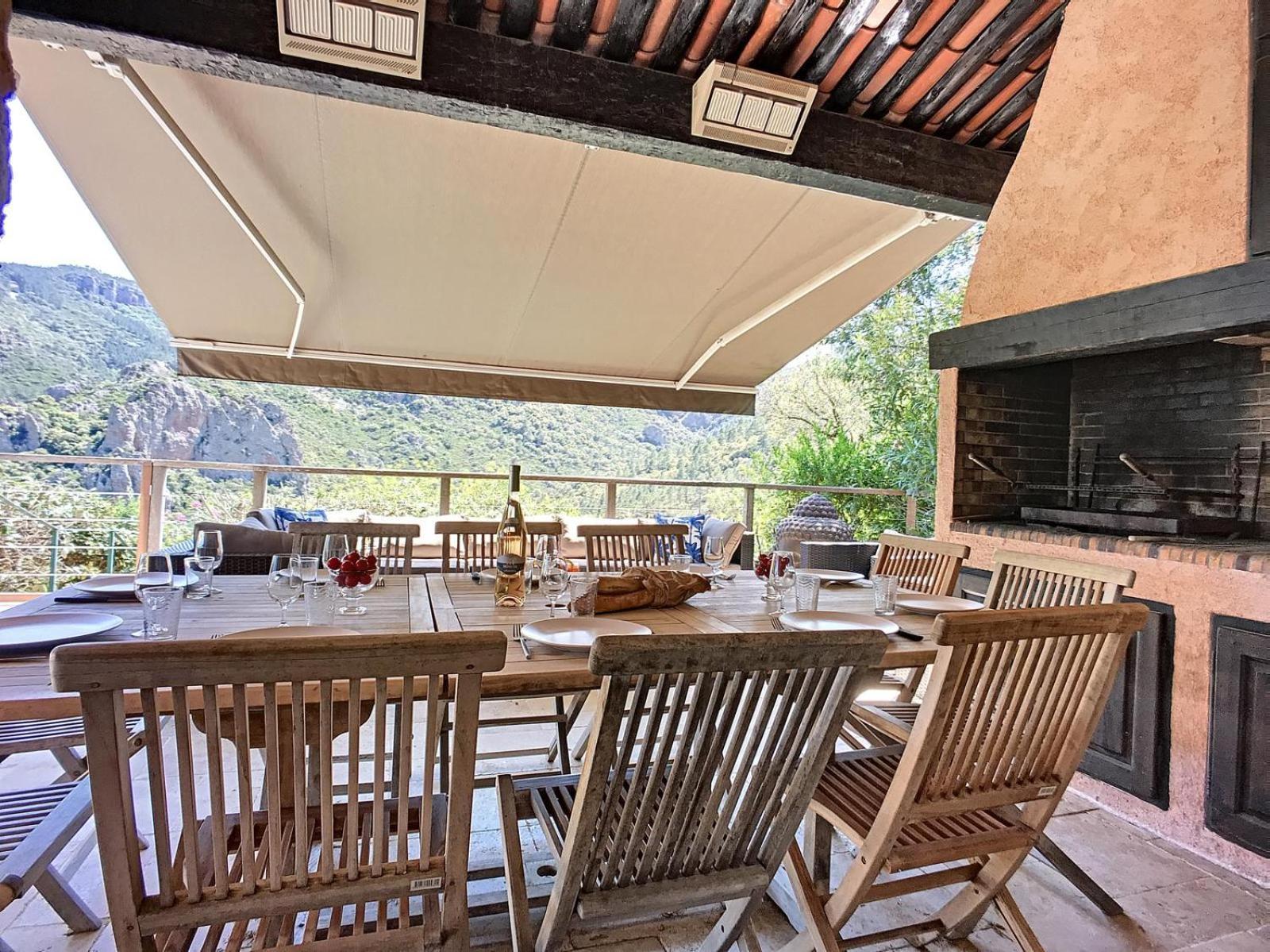Les Roches Hacienda Provencale *
