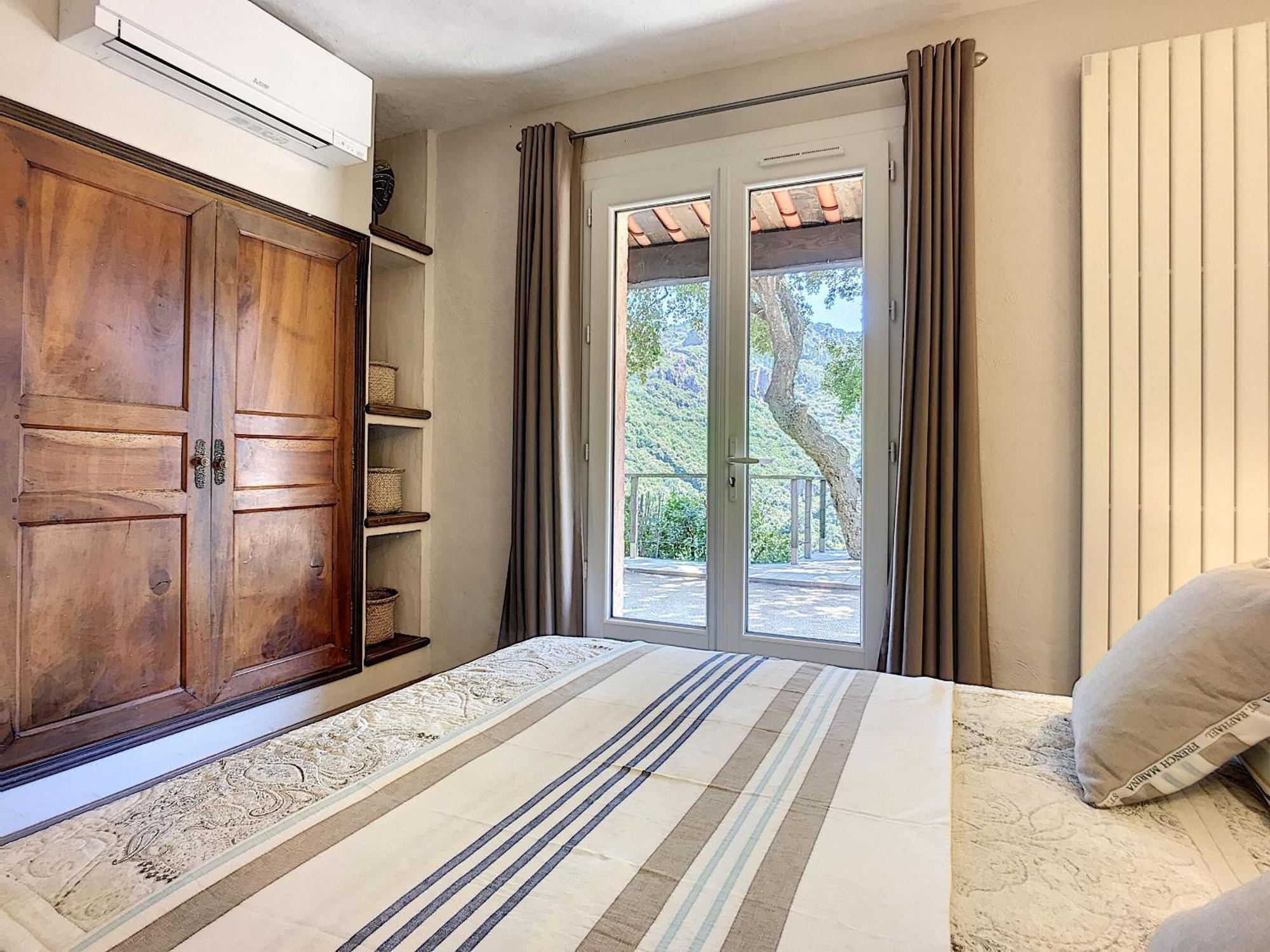 Les Roches Hacienda Provencale Villa